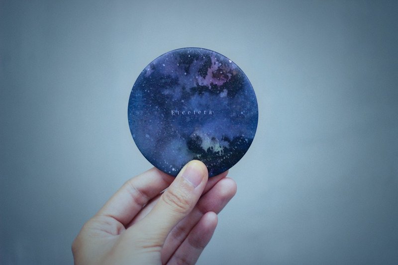Etcetera - 星空 水彩插畫 隨身鏡 - 彩妝刷具/鏡子/梳子 - 其他材質 藍色