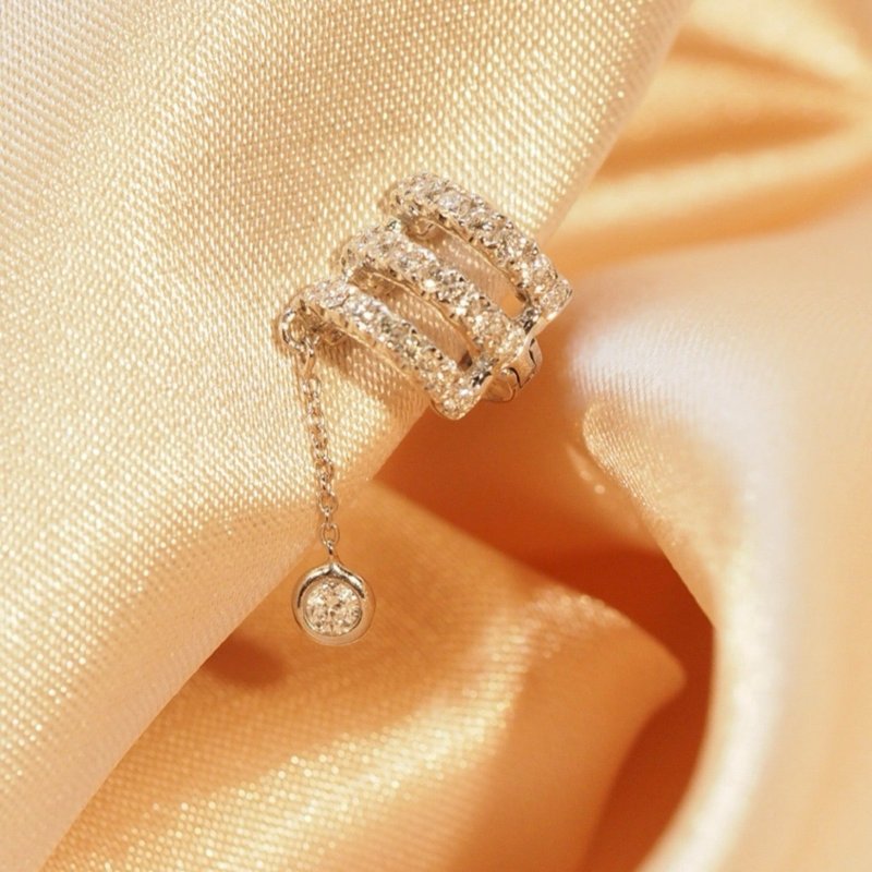 18K金三重鑽石耳夾18K GoldThe Triple Diamonod Band with Dangl - 耳環/耳夾/耳骨夾 - 貴金屬 
