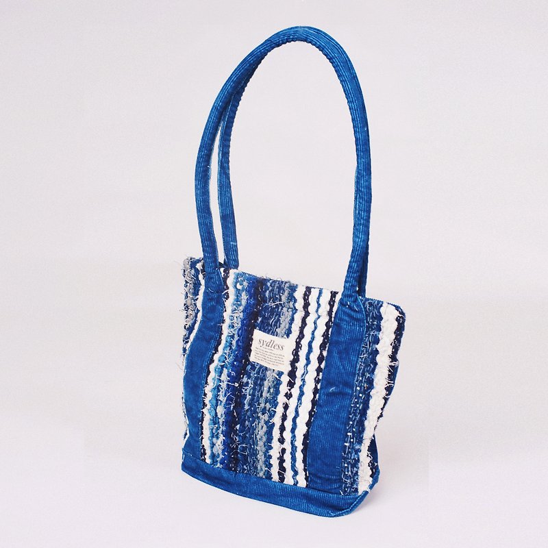 HaloTote Bleu Indigo tudor hand-woven shoulder bag - กระเป๋าแมสเซนเจอร์ - ผ้าฝ้าย/ผ้าลินิน สีน้ำเงิน