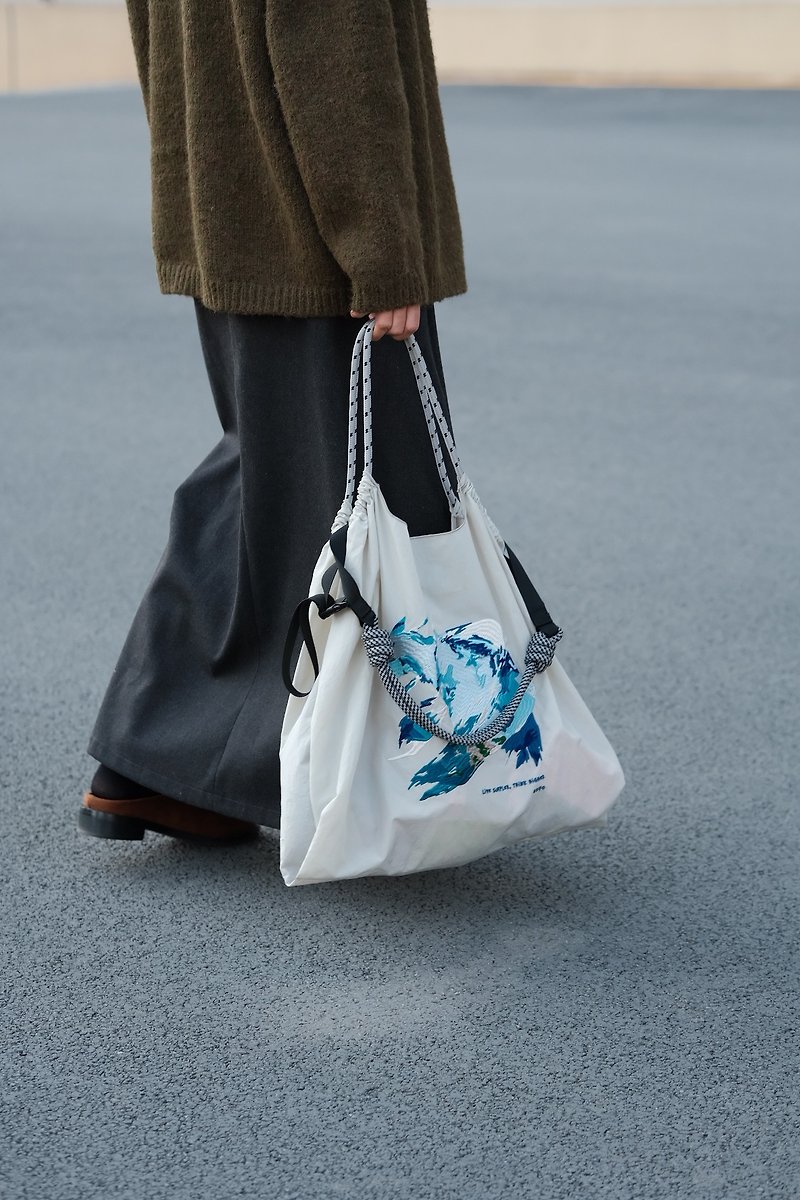 EOFO environmentally friendly bag designer polar bear high-end relaxed large-capacity shoulder bag Japanese style lazy style simple - Handbags & Totes - Polyester Silver