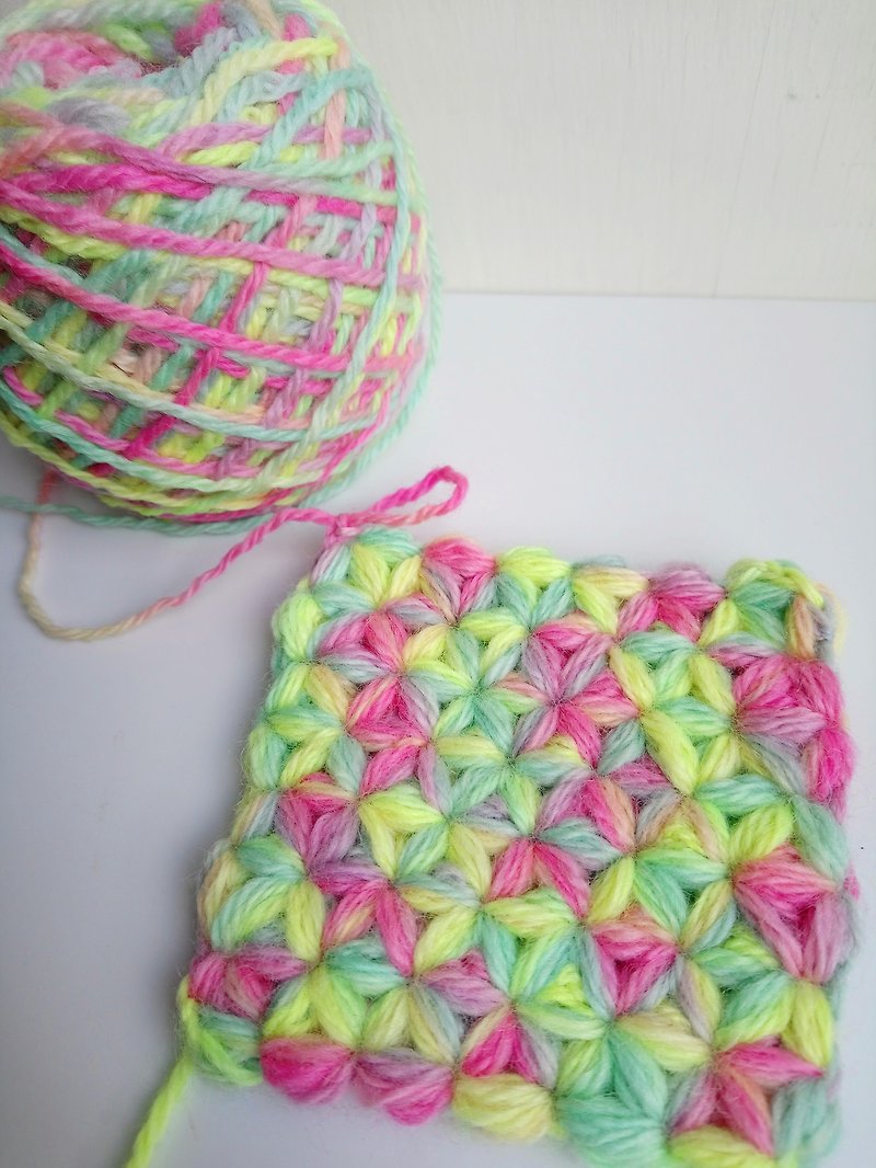 Hand-dyed yarn coaster - 杯墊 - 壓克力 多色