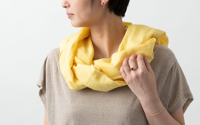 enrica cottonsilk scarf fukugiyellow / botanical dye - 絲巾 - 棉．麻 黃色