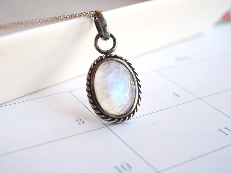 [One Moonlight - Blue Moon] Moonstone x 925 Silver Bag - Handmade Natural Stone Series - Necklaces - Crystal White