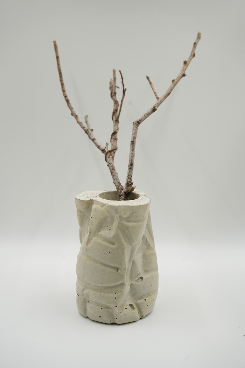 Cement plastic bottle shaped dry vase - ของวางตกแต่ง - ปูน หลากหลายสี