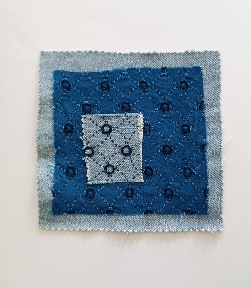 Sashiko patch in deep blue. - 編織/刺繡/羊毛氈/縫紉 - 棉．麻 藍色
