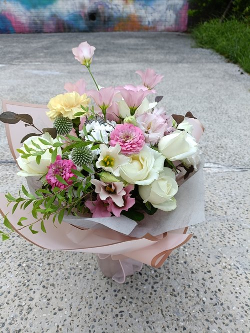 花草行走 花藝工作室 白玫瑰鮮花花束