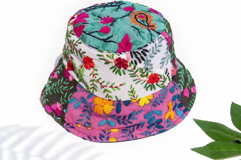 手工刺繡印度絲綢帽 漁夫帽 遮陽帽 登山帽 草編帽-熱帶花朵植物 - 帽子 - 棉．麻 多色