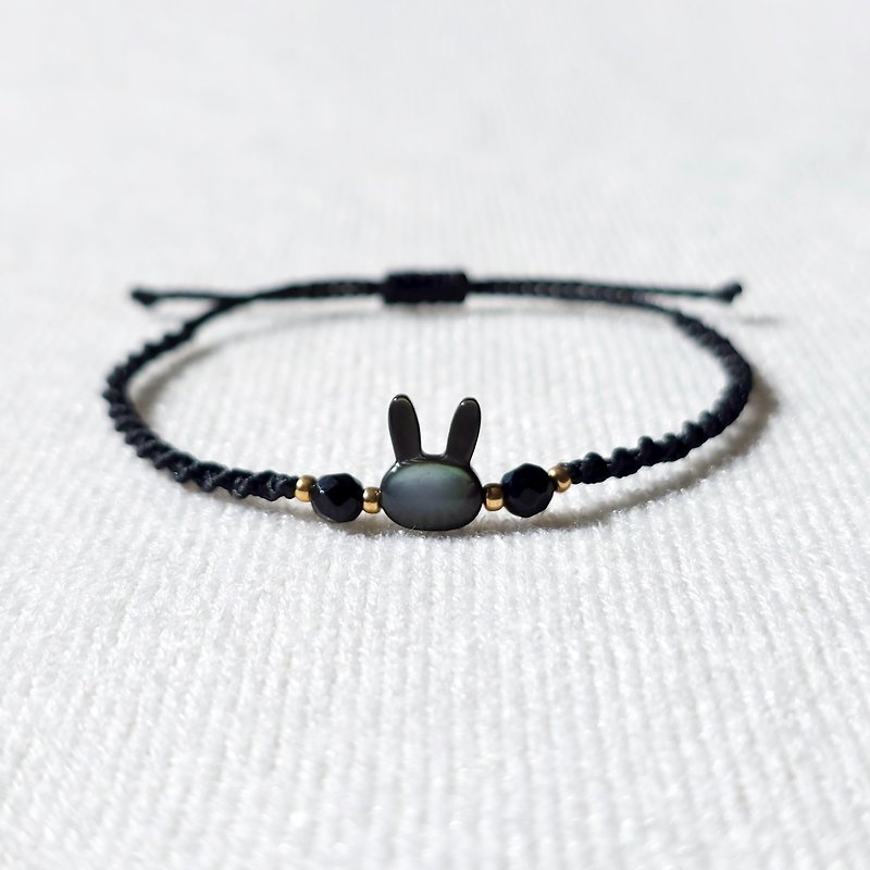 Black Rabbit Mother-of-pearl Onyx Macrame Knot Bracelet - 手鍊/手環 - 蠟 黑色