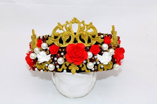 Designer beaded jewelry by Mariya Klishina Exclusive handmade baroque crown headdress Headband with roses Royal headdress