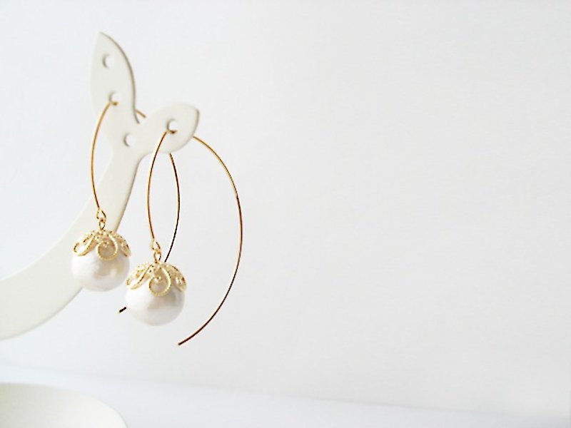 Cotton pearl with flower-shaped caps, long hook earrings - Earrings & Clip-ons - Cotton & Hemp White
