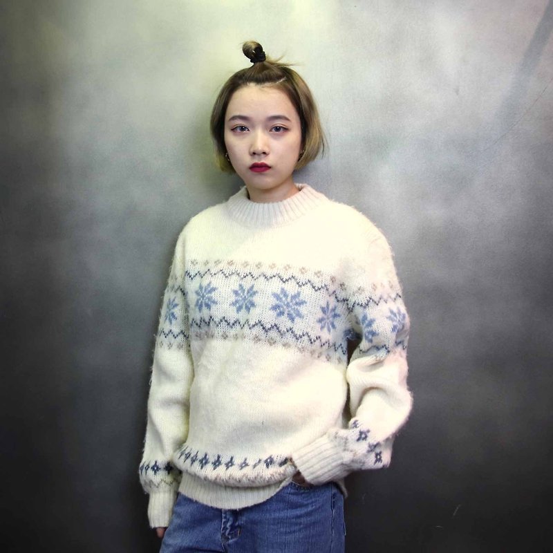 Tsubasa.Y Ancient House 011 vintage three-dimensional carved sweater, Carved Sweater knit vintage - สเวตเตอร์ผู้หญิง - ขนแกะ 