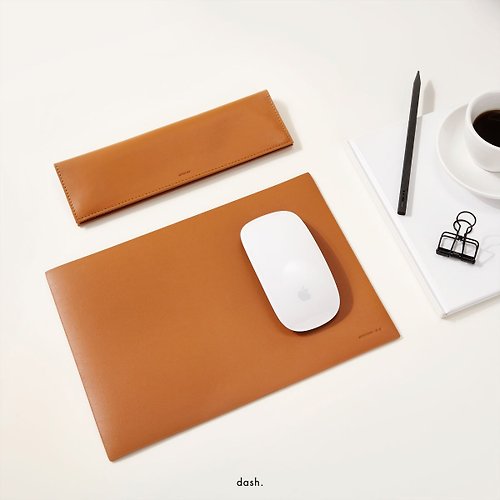 dashbrand DA15 Mouse Pad – Brown (Minimal Leather Items)