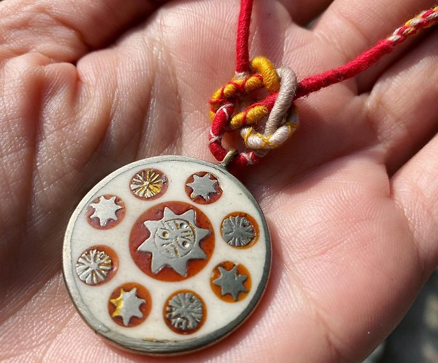 Tibet Bone Happy Face Sun Pendant Jewelry 