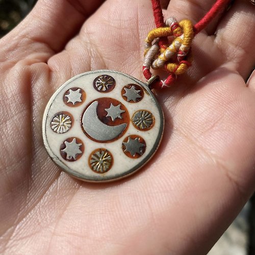 Tibet Bone Happy Face Sun Pendant Jewelry 