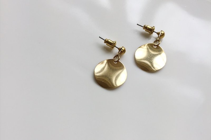 圈圈 簡約百搭黃銅造型耳環 - 耳環/耳夾 - 其他金屬 金色