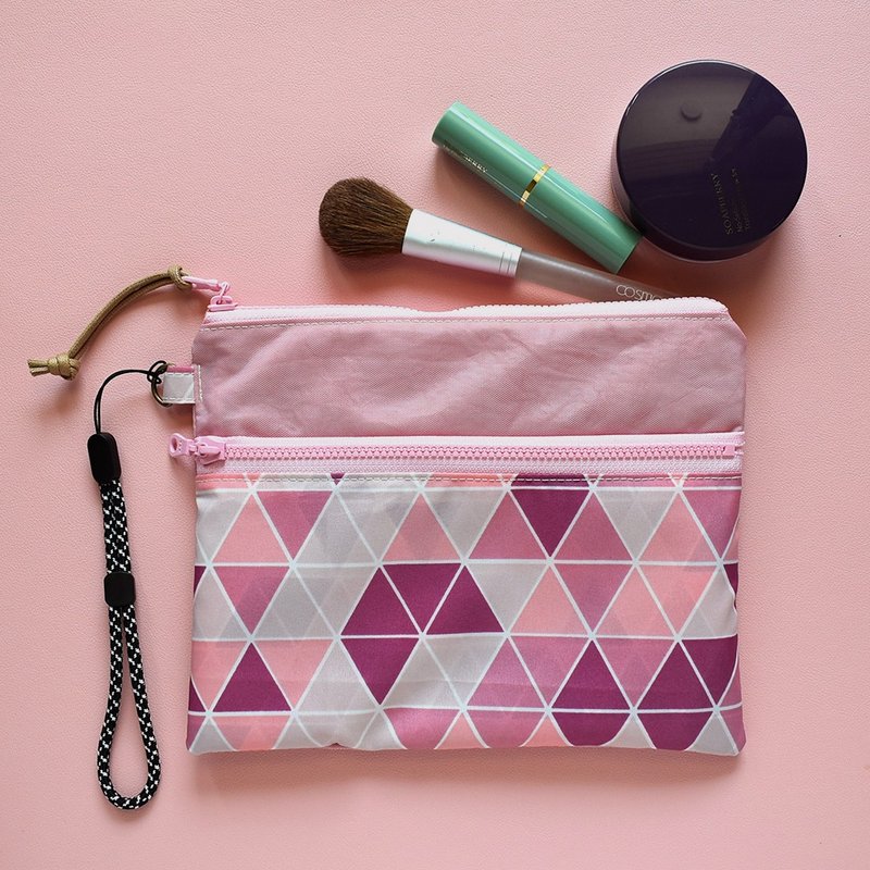 Travel Waterproof Cosmetic Bag_Triangle (Pink) - กระเป๋าเครื่องสำอาง - ไนลอน สึชมพู