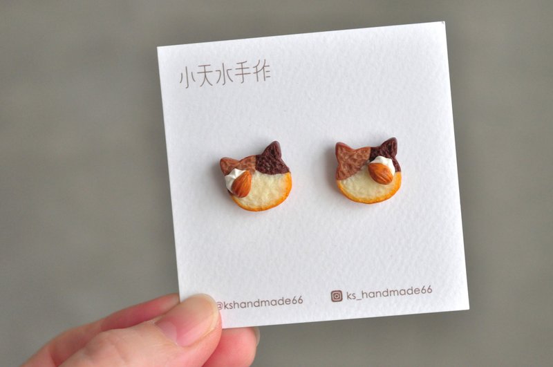 Purely handmade cat earrings/one pair (price for both ears)/simulated clay - Earrings & Clip-ons - Clay 