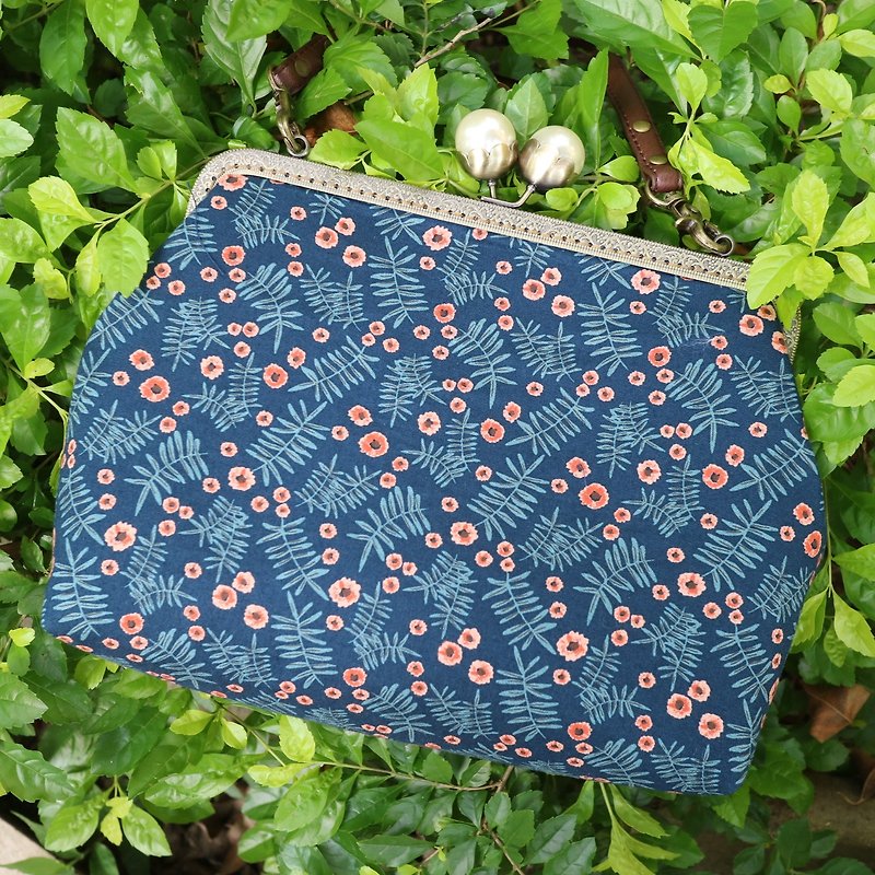 藍目菊 珍珠大口金斜背包 25cm口金 - 側背包/斜孭袋 - 棉．麻 綠色