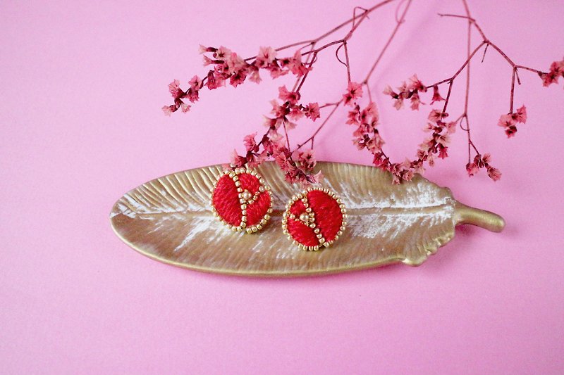 Inés Ines - Embroidered Stud Earrings - Earrings & Clip-ons - Wool Red