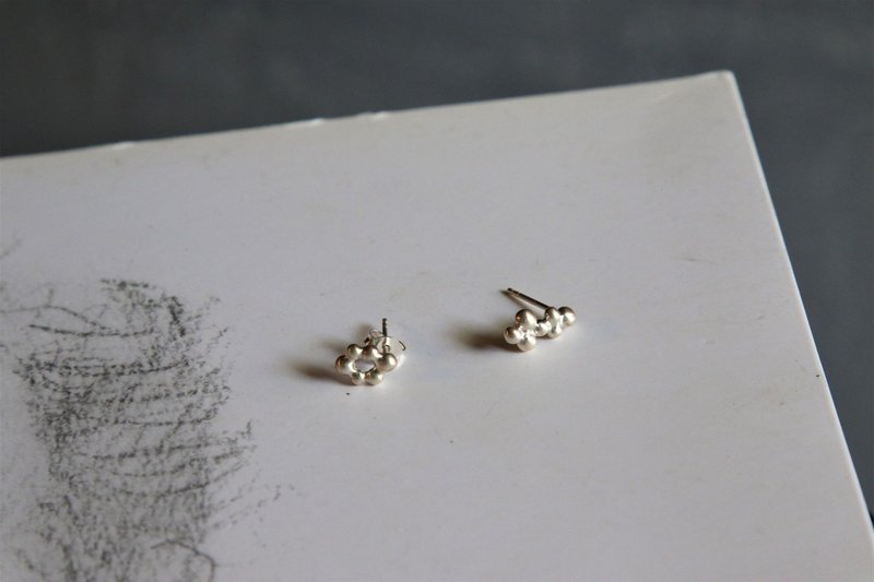 Asymmetric sterling silver stud - Necklaces - Silver Silver