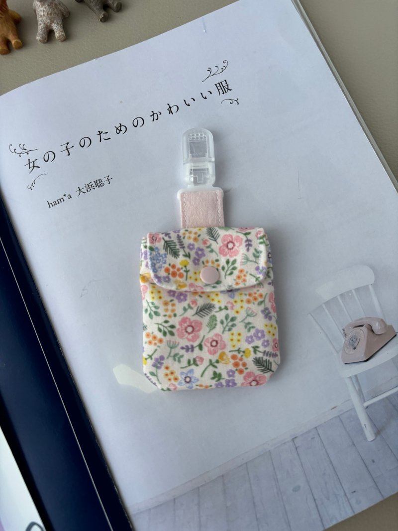 寶寶平安符袋   小小花朵 手作嬰兒用品 彌月禮 - 彌月禮盒 - 棉．麻 粉紅色