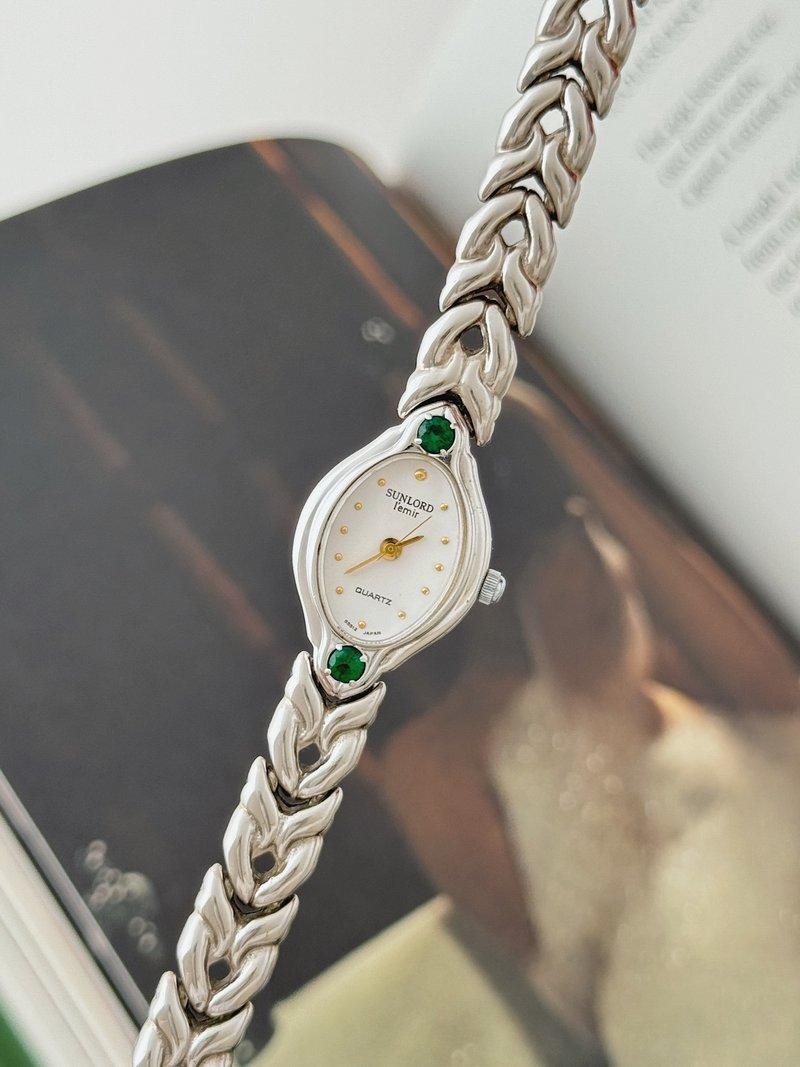 Vintage Sunlord lemir Silver Tone Bracelet Watch With Green Gemstone - 女錶 - 其他金屬 銀色