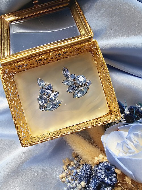 Hale黑爾典藏西洋古董 WEISS透徹藍馬眼萊茵鑽夾式耳環 /復古珠寶/vintage西洋古董