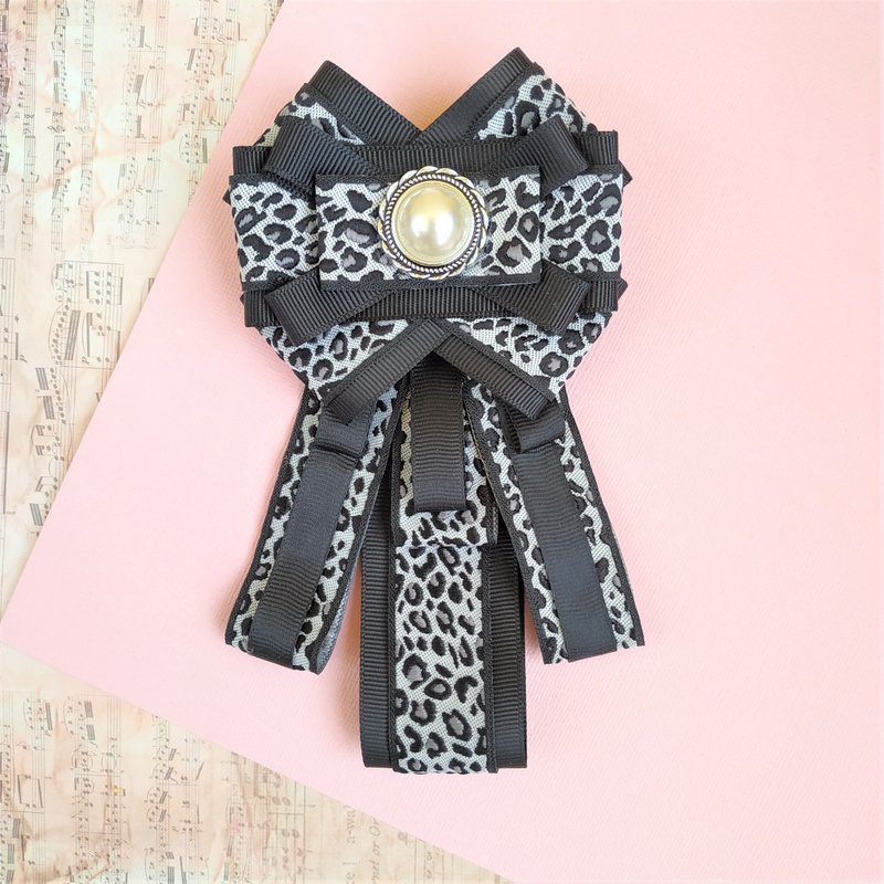 Bow ribbon brooch leopard print Bow brooch handmade for women and men - Brooches - Other Materials 