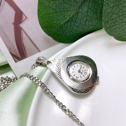 挪亞方舟古董飾品 Vintage Jewelry 【西洋古董飾品】CARAVELLE瑞士機械錶正常運作光澤手錶 懷錶項鍊