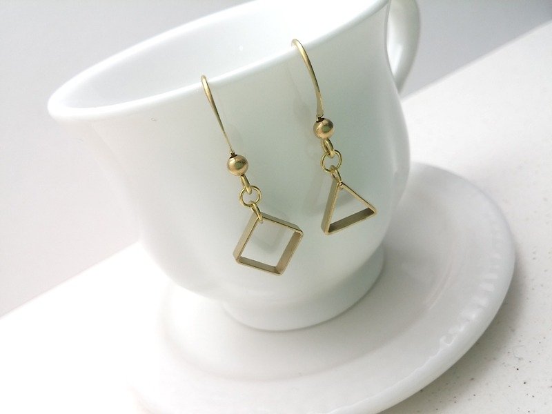 Brass earrings hollow box triangle frame asymmetric ear hook type (pair) - ต่างหู - โลหะ สีทอง