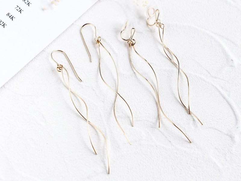 14kgf-nuance curve swing pierced earrings(可換耳夾) - 耳環/耳夾/耳骨夾 - 其他金屬 金色
