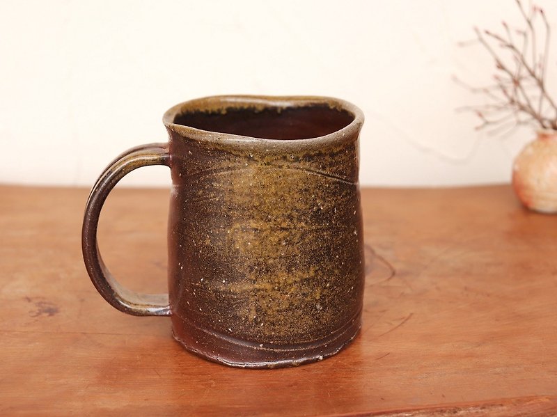 Bizen beer mug b5-044 - เซรามิก - ดินเผา สีนำ้ตาล