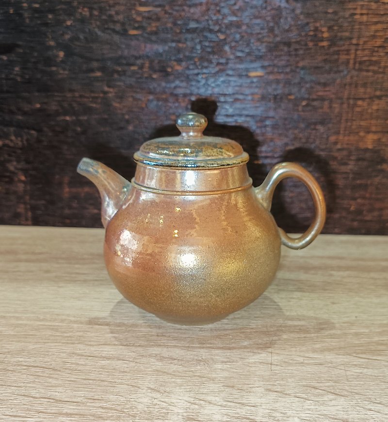 Firewood Unglazed Raw Mineral Clay Teapot-Yingge Li Wenrui - Teapots & Teacups - Pottery 