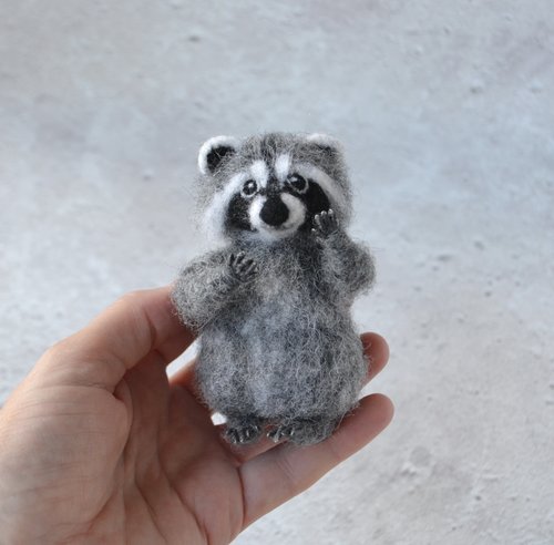 Needle Felted Raccoon brooch/Animal Sculpture Raccoon Brooch / Made to order/Custom Miniature Sculpture of your orders pet