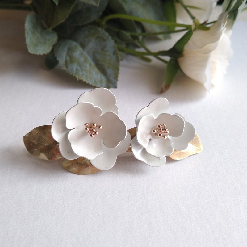 White camellia flower lover brass barrette - Hair Accessories - Other Metals White