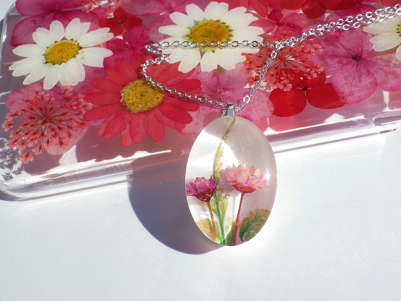 Resin Necklace. Resin Jewelry with Pressed Flowers.Handmade Resin Jewelry, Pink flower necklace - อื่นๆ - พลาสติก สึชมพู