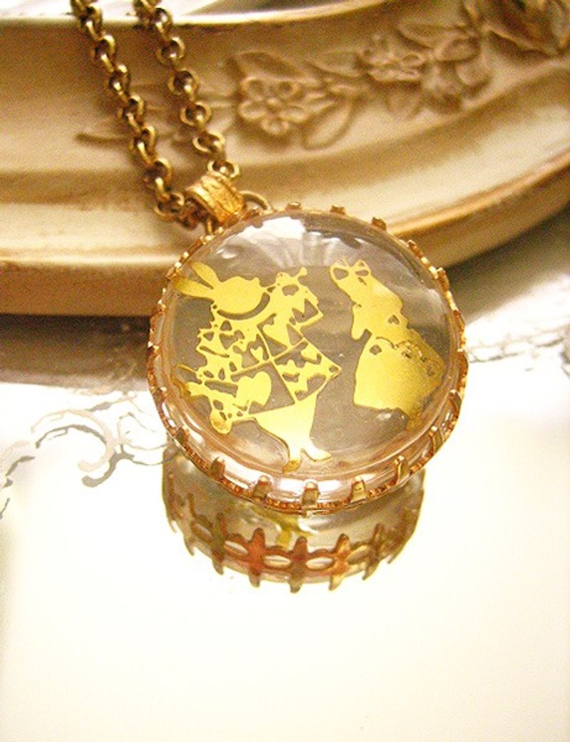 Alice Mirror Flower Water Moon Series-Alice and Horn Trumpet Rabbit Fence Striped Round Necklace - สร้อยคอ - โลหะ สีใส