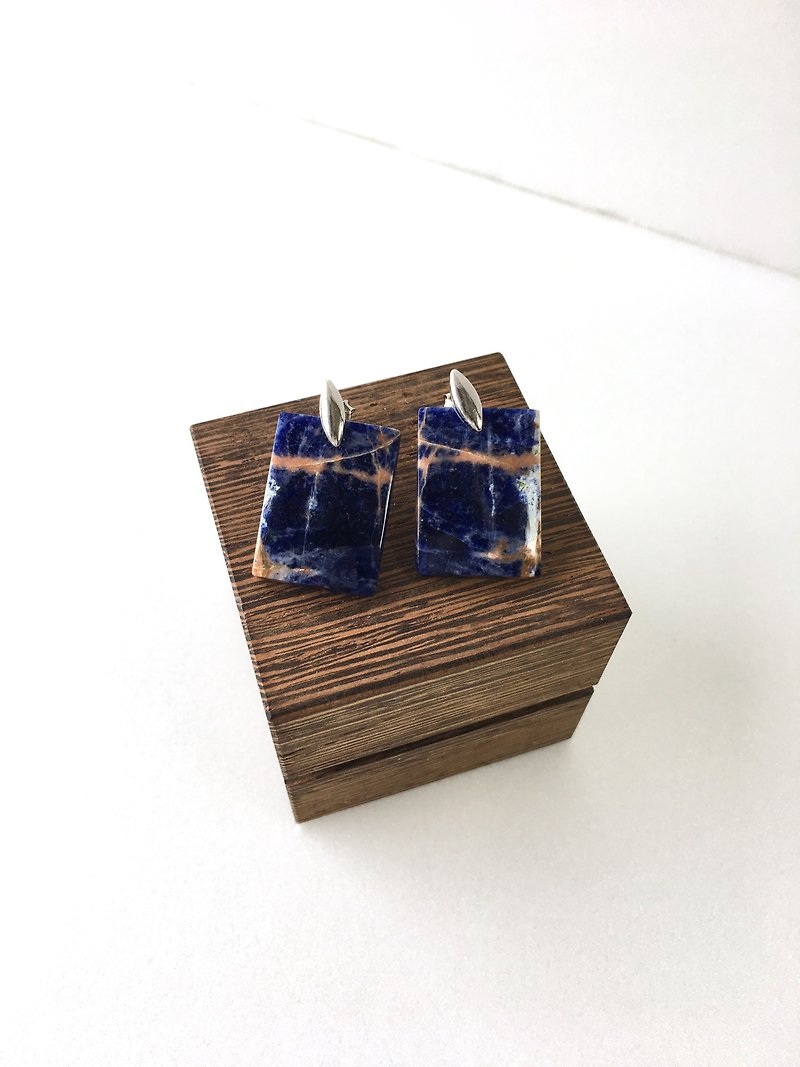 Sodalite Stud-earring Brass - 耳環/耳夾 - 石頭 藍色