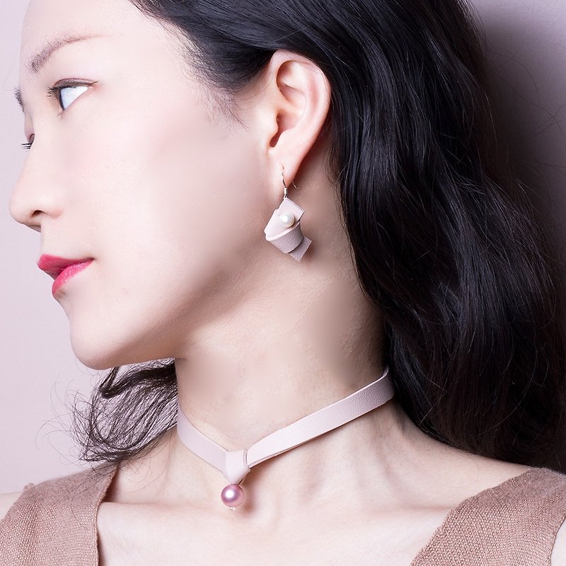 YUNSUO-original design-Pink leather pearl earrings bow ear clip - Earrings & Clip-ons - Genuine Leather Pink