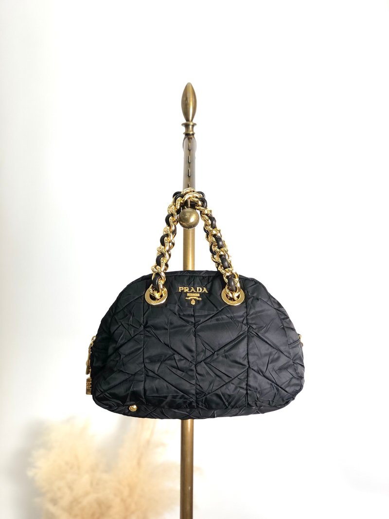 【 日本直送　名牌中古包 】PRADA プラダ ハンドバッグ ブラック ロゴ ナイロン チェーン vintage ヴィンテージ オールド bruewc - 手提包/手提袋 - 尼龍 黑色