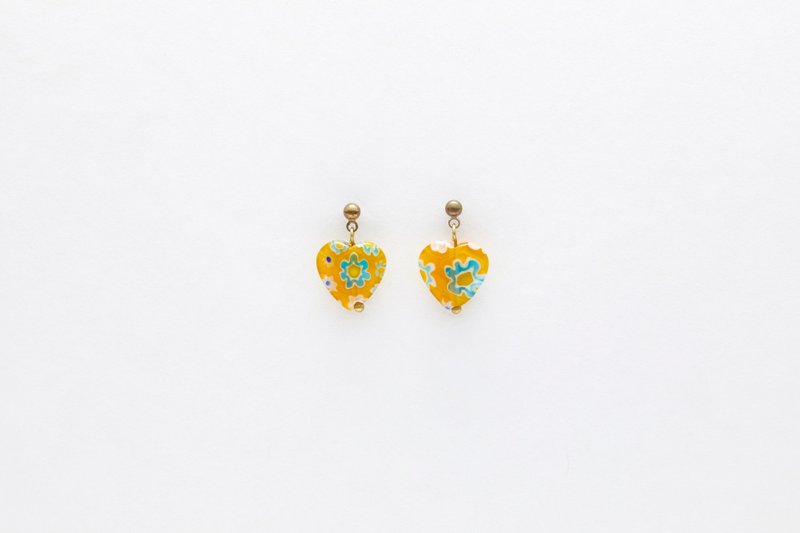 Flower Heart Glass Earrings – Yuzu Mint - ต่างหู - กระจกลาย สีส้ม