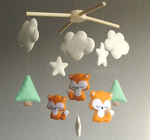 ColorfulAcorn Woodland baby mobile, Fox mobile, Neutral gender mobile, Baby shower gift