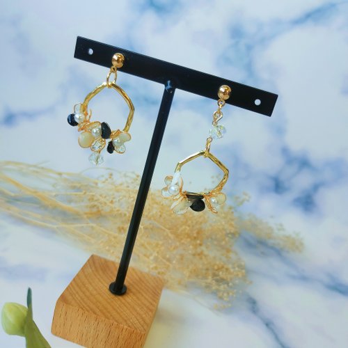 玩美花園 CaCa Handmade 黑白戀曲圓型花朵水晶樹脂耳環 14KGF金包銀耳針 可改夾式