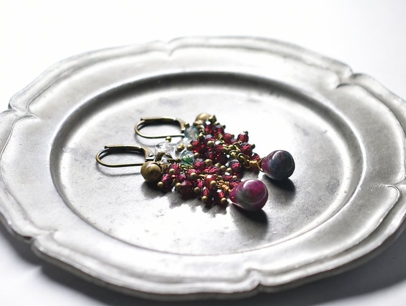 Drop ruby in zoisite, garnet, moss agate, Herkimer diamond, and ethnic bell earrings - ต่างหู - เครื่องเพชรพลอย สีม่วง