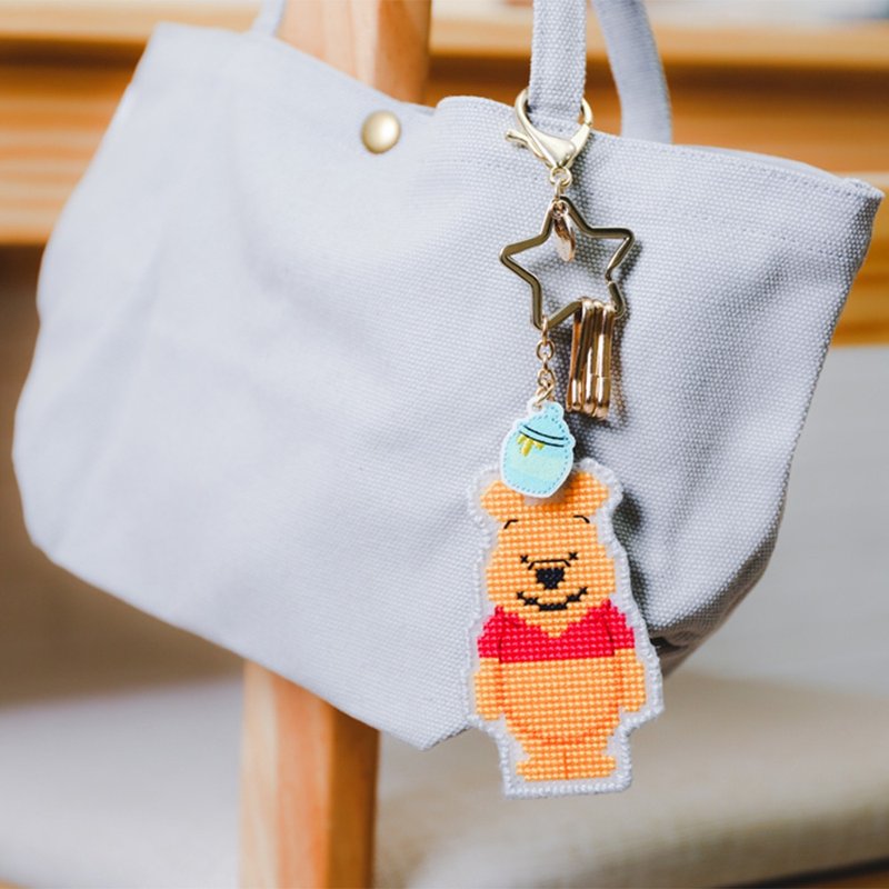 【Winnie the Pooh】Disney Ornament - Cross Stitch Kit | Xiu Crafts - เย็บปัก/ถักทอ/ใยขนแกะ - งานปัก หลากหลายสี