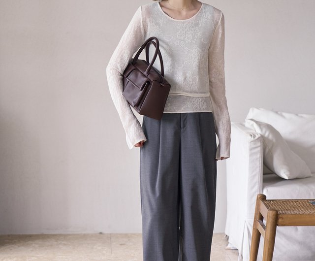 Wool Worsted Cropped Trousers Two-Color