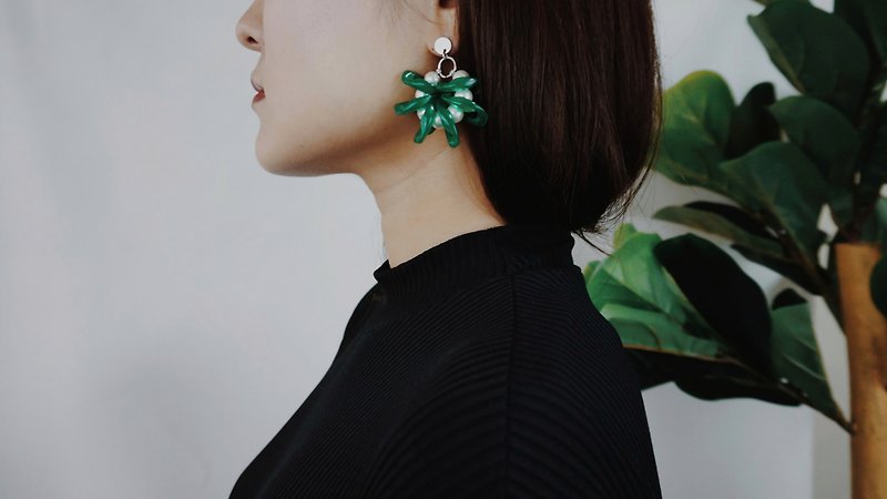 IVY Earrings //JADE - ต่างหู - อะคริลิค สีเขียว