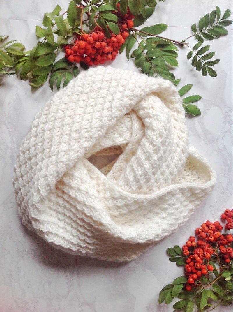 White infinity scarf for women, Knitted snood. - Scarves - Wool White