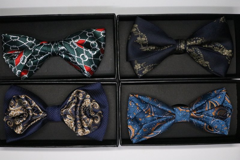 Bow tie and lucky bag two pieces of blind box bow tie / heavy welfare silk tie - Ties & Tie Clips - Cotton & Hemp Multicolor