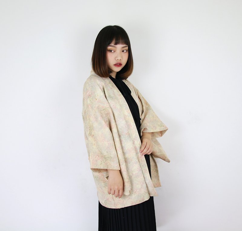 Back to Green:: Japan brings back a kimono pink pattern to a man/women // vintage kimono (KC-18) - เสื้อแจ็คเก็ต - ผ้าไหม 